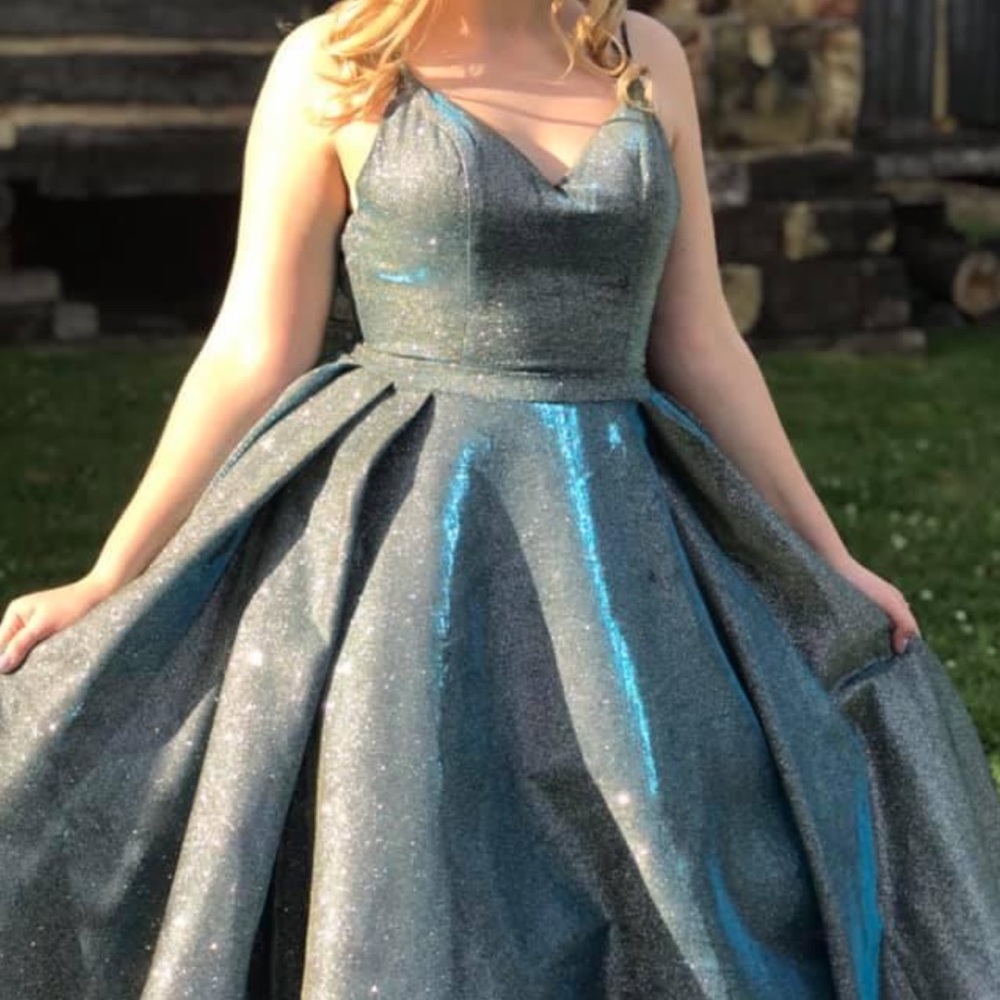 Sherri Hill Grey/Blue Glitter Metallic Iridescent Ballgown Size 8